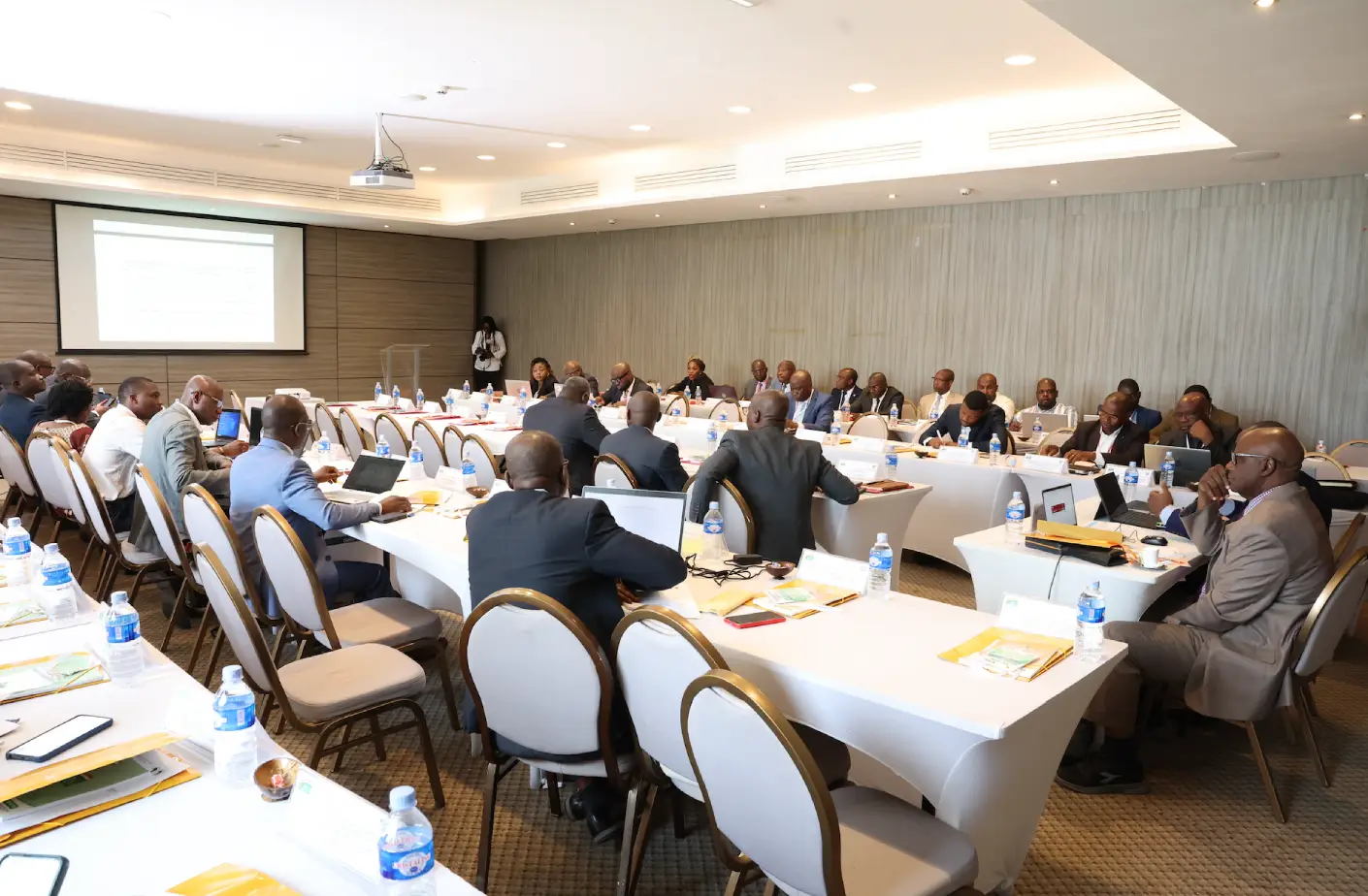 Evaluation du système national des marchés publics suivant la méthodologie MAPS II : le Comité de pilotage valide les conclusions du rapport d’évaluation