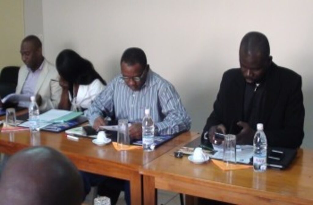 Les PME PMI membres de la Chambre de Commerce et d’Industrie Française en Côte d’Ivoire s’approprient le dossier d’appel d”offres (DAO) – Jeudi 18 décembre 2012