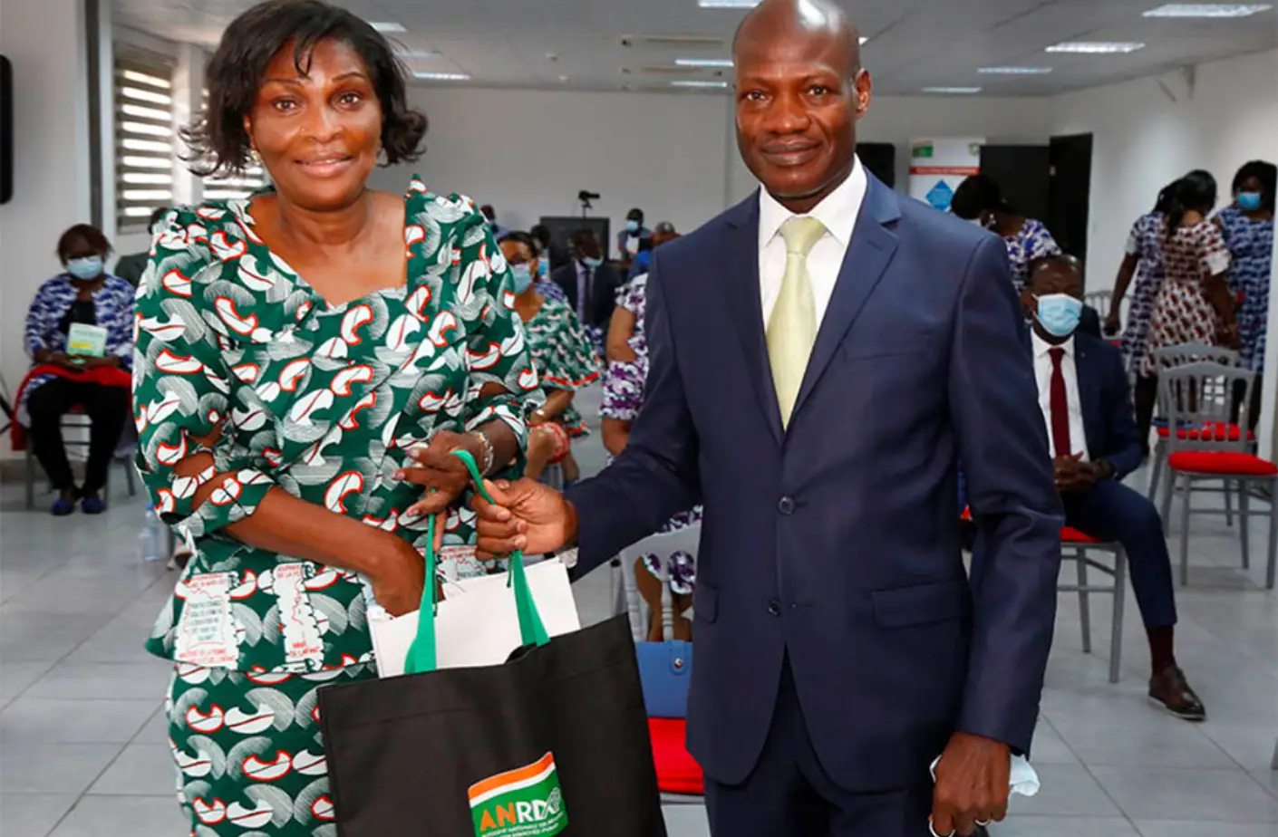 Journée Internationale de la Femme (JIF) : les femmes de l’ANRMP invitées à se démarquer par la qualité de leur travail – Lundi 08 mars 2021