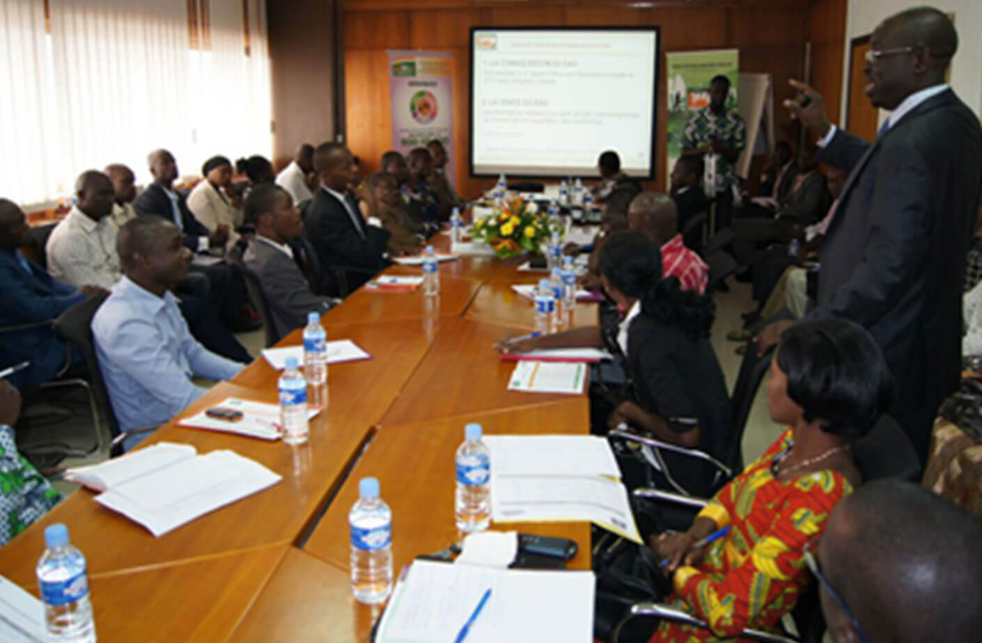 Les entreprises du secteur des BTP s’approprient le dossier d’appel d’offres (DAO) – Les 28 et 29 mai 2013