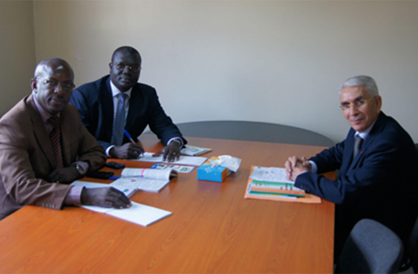 L’ANRMP reçoit l’expert du département des finances publiques du Fonds Monétaire International (FMI) – Mardi 26 février 2013