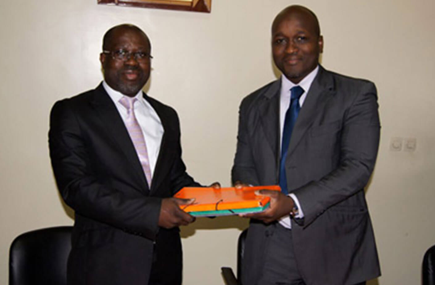 Passation de charges entre le Secrétaire Général Adjoint chargé des Audits Indépendants sortant et le nouveau Secrétaire Général Adjoint chargé des Audits Indépendants – 09 octobre 2013