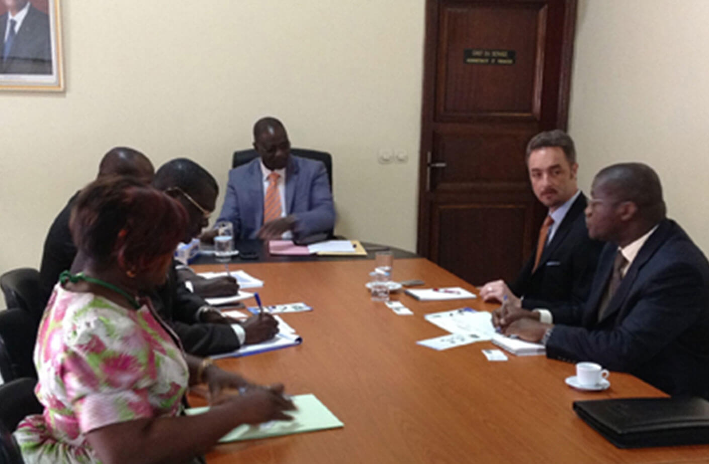 Le Département Politique et Economique de l’Ambassade des Etats-Unis d’Amérique en visite de travail à l’ANRMP – Vendredi 14 juin 2013