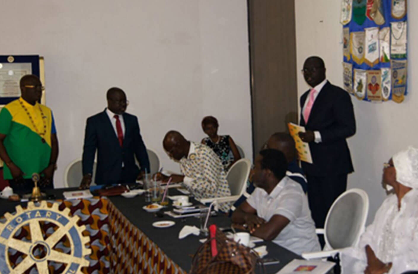 Les membres du ROTARY Club d’Abidjan Golf s’imprègnent des procédures de passation des marchés publics – Samedi 20 septembre 2014