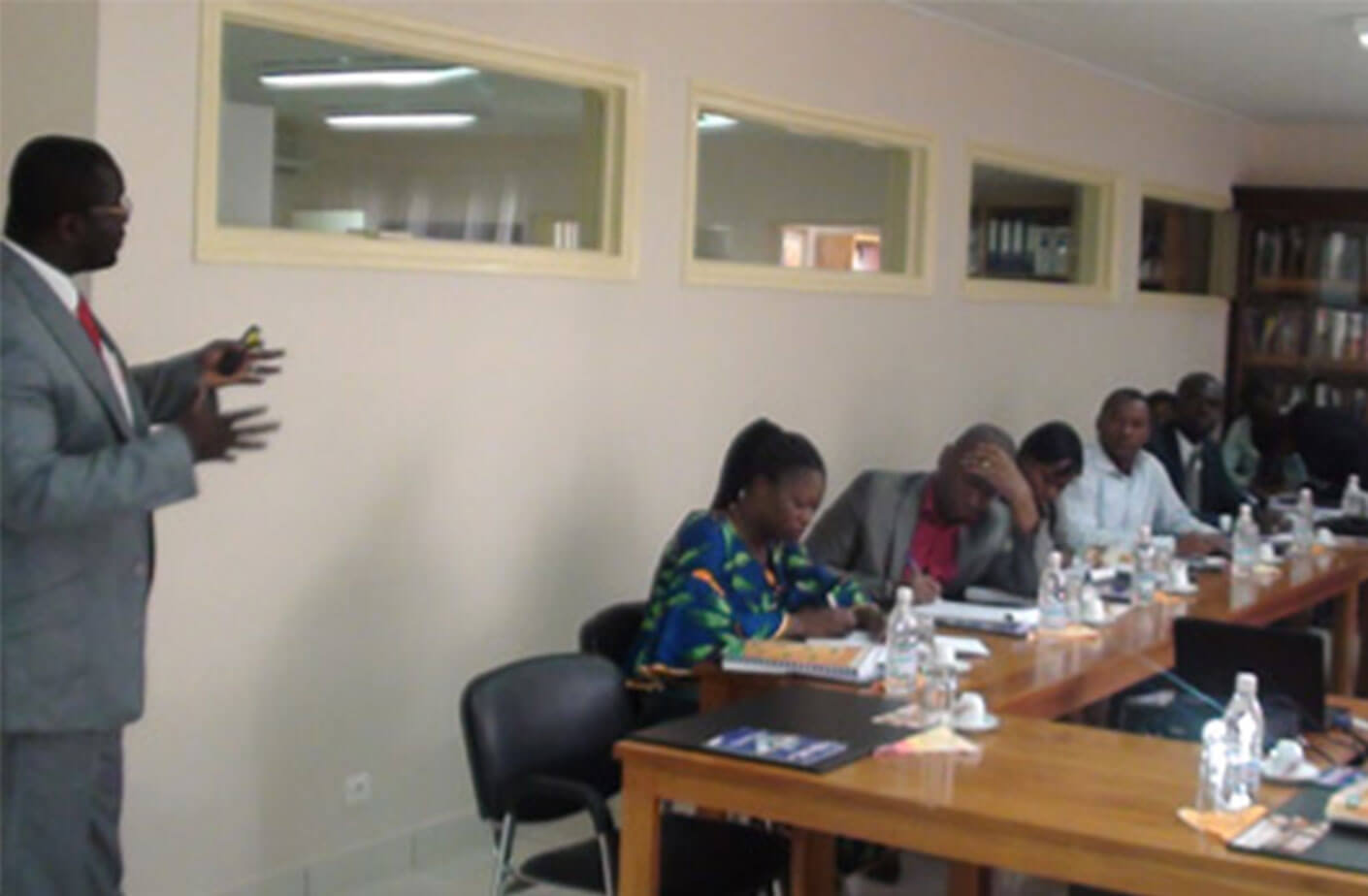 Les modes et les procédures de passation des marchés publics expliqués aux PME/PMI membres de la Chambre de Commerce et d”Industrie Française en Côte d”Ivoire le 12 décembre 2012