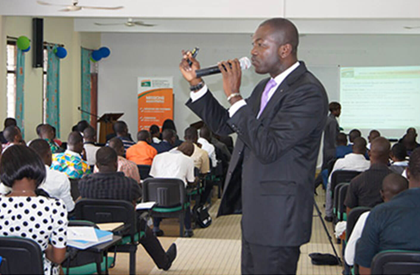 RENFORCEMENT DE CAPACITES EN MATIERE DE MARCHES PUBLICS – Les étudiants de la promotion 2012-2013 en Master I de la Faculté de Droit formés sur les marchés publics – jeudi 27 mars 2014