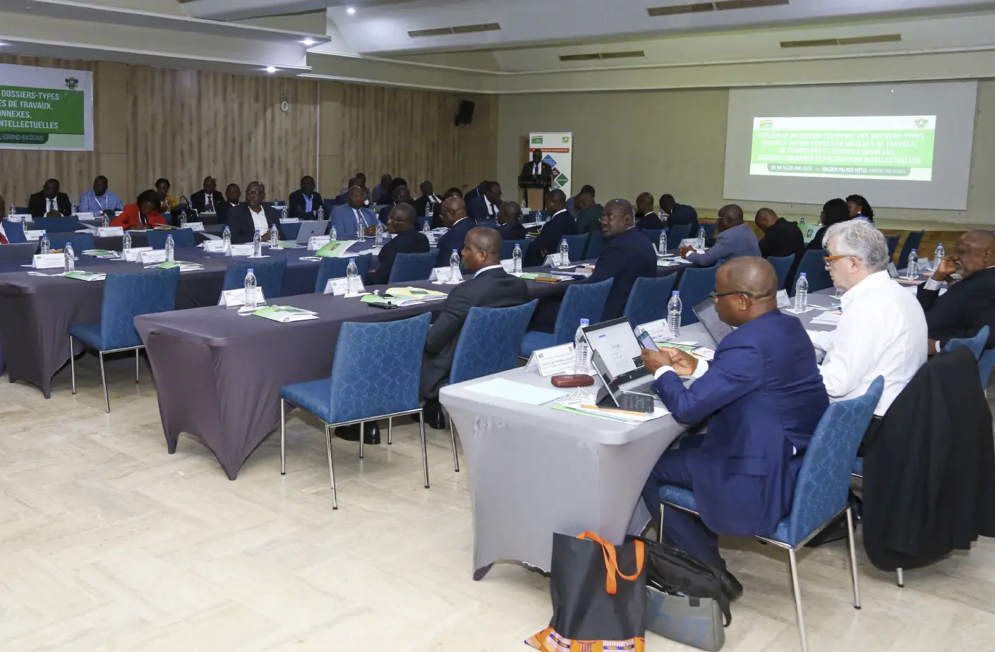 Modernisation des outils de gestion des marchés publics : les acteurs de l’administration publique et du secteur privé examinent les dossiers-types d’appels d’offres révisés – Du 20 au 23 juin 2023