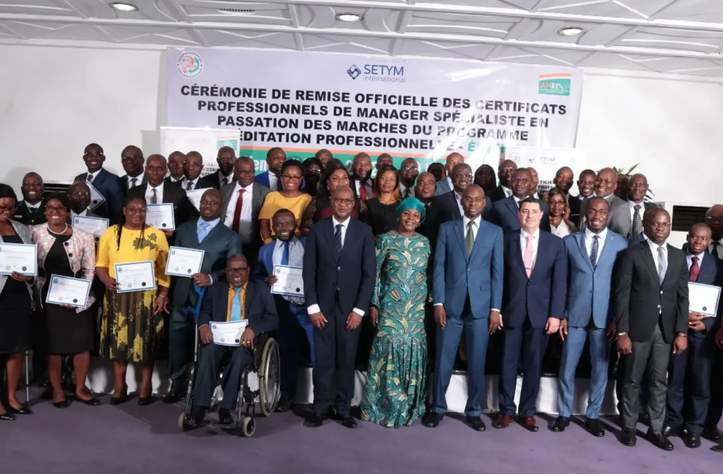 Professionnalisation des acteurs des marchés publics : 47 experts reçoivent leur certificat professionnel de Manager Spécialiste en Passation des Marchés (MSPM)