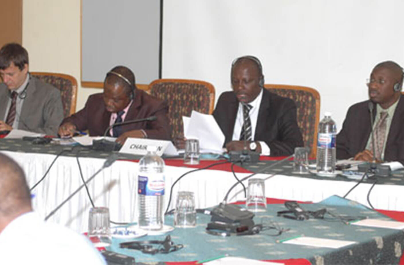 Réunion de validation du rapport final de l’étude sur les lois, institutions et pratiques existantes en matière de marchés publics dans les Etats membres de la CEDEAO (KAIRABA HOTEL Banjul en Gambie – du 12 au 14 Mars 2012)