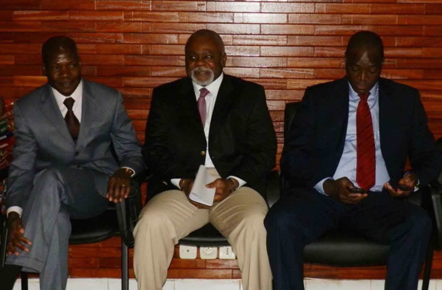 02-controleurs-financiers-13-mars-2012