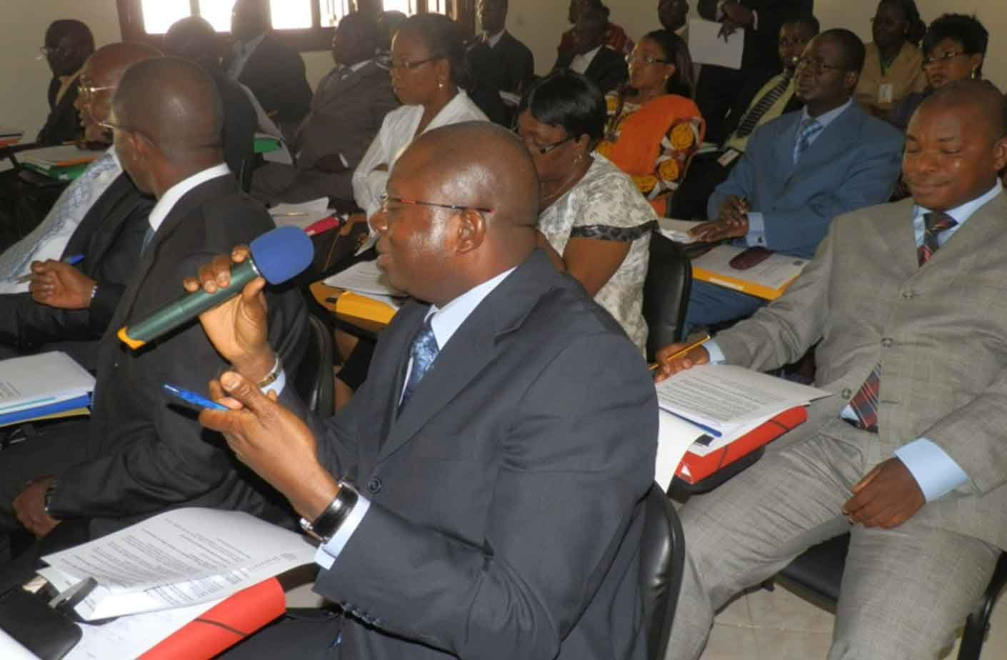 04-controleurs-financiers-13-mars-2012