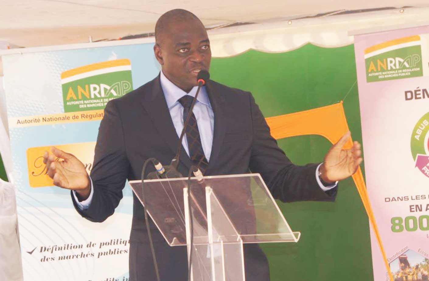 10-ceremonie-de-remise-de-vehicules-au-dgbf