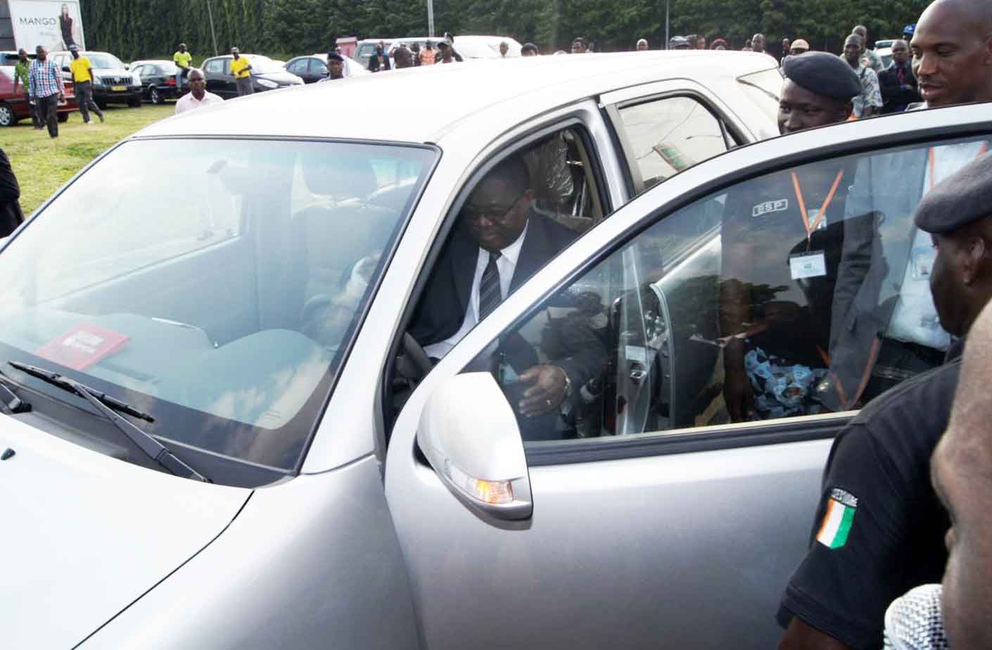 20-ceremonie-de-remise-de-vehicules-au-dgbf